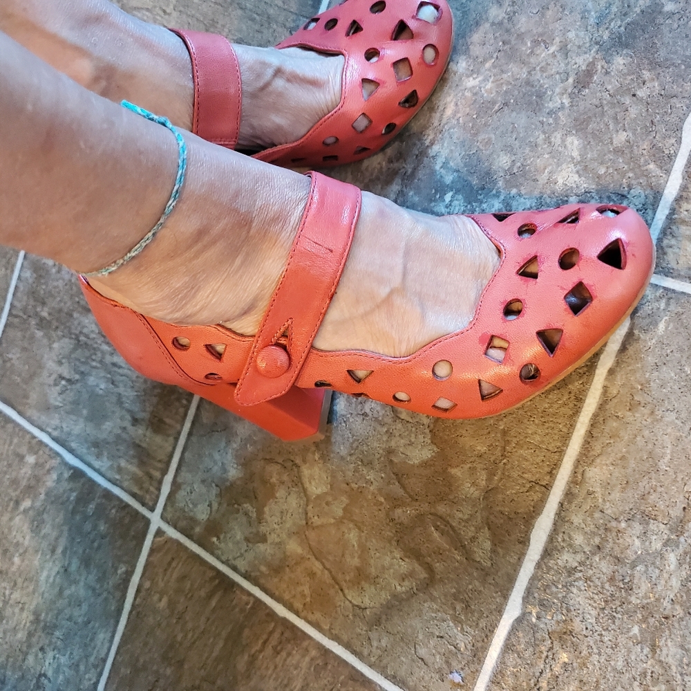 Orange pump - Picture 11 of 11